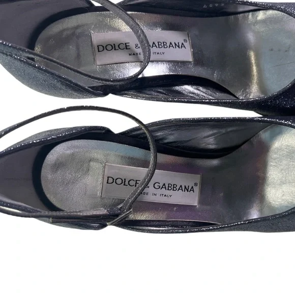 Dolce & Gabbana Silver Glitter round toe pumps! - Picture 9 of 17